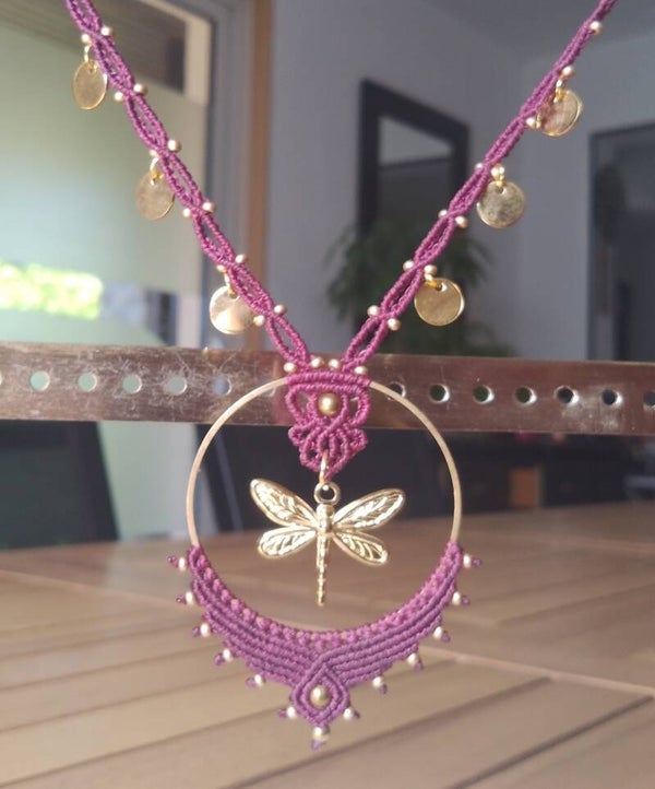 Collier prune libellule