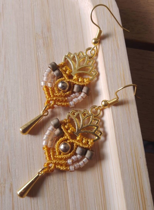 Boucles d'oreilles lotus safran
