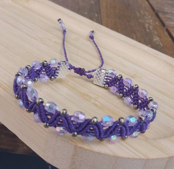 Bracelet perles et macramé violet et lilas
