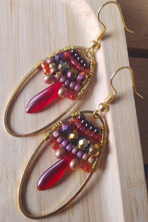 Boucles d'oreilles perlées rouge et bronze