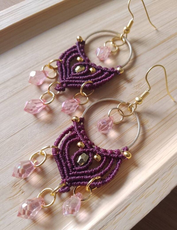Longues boucles d'oreilles prune et rose