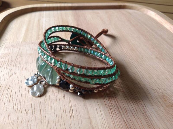 Bracelet de perles à enrouler vert d'eau et argenté