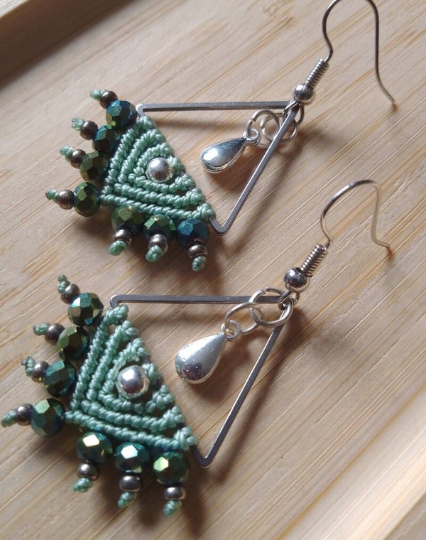 Boucles d'oreilles triangle vert tilleul