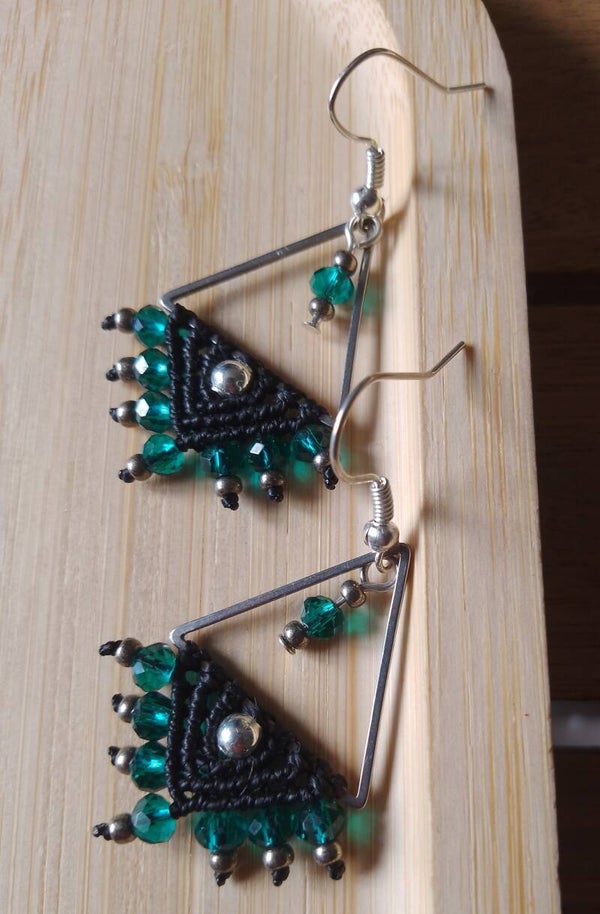 Boucles d'oreilles triangle noir et vert foncé