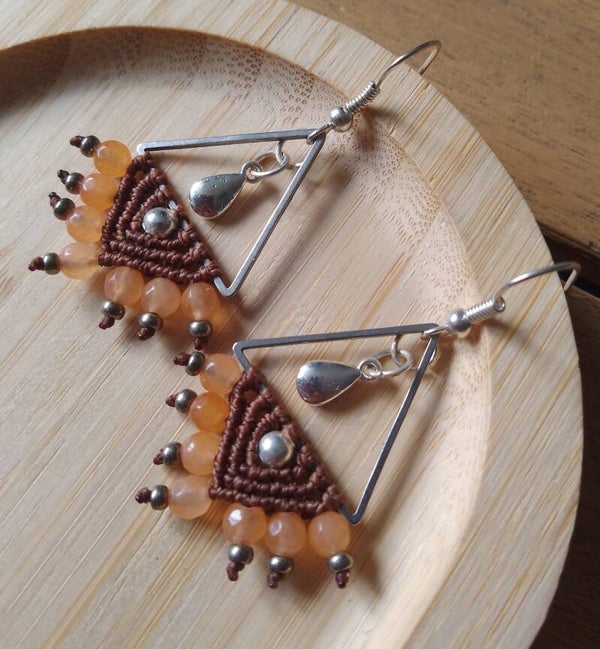 Boucles d'oreilles triangle marron et abricot