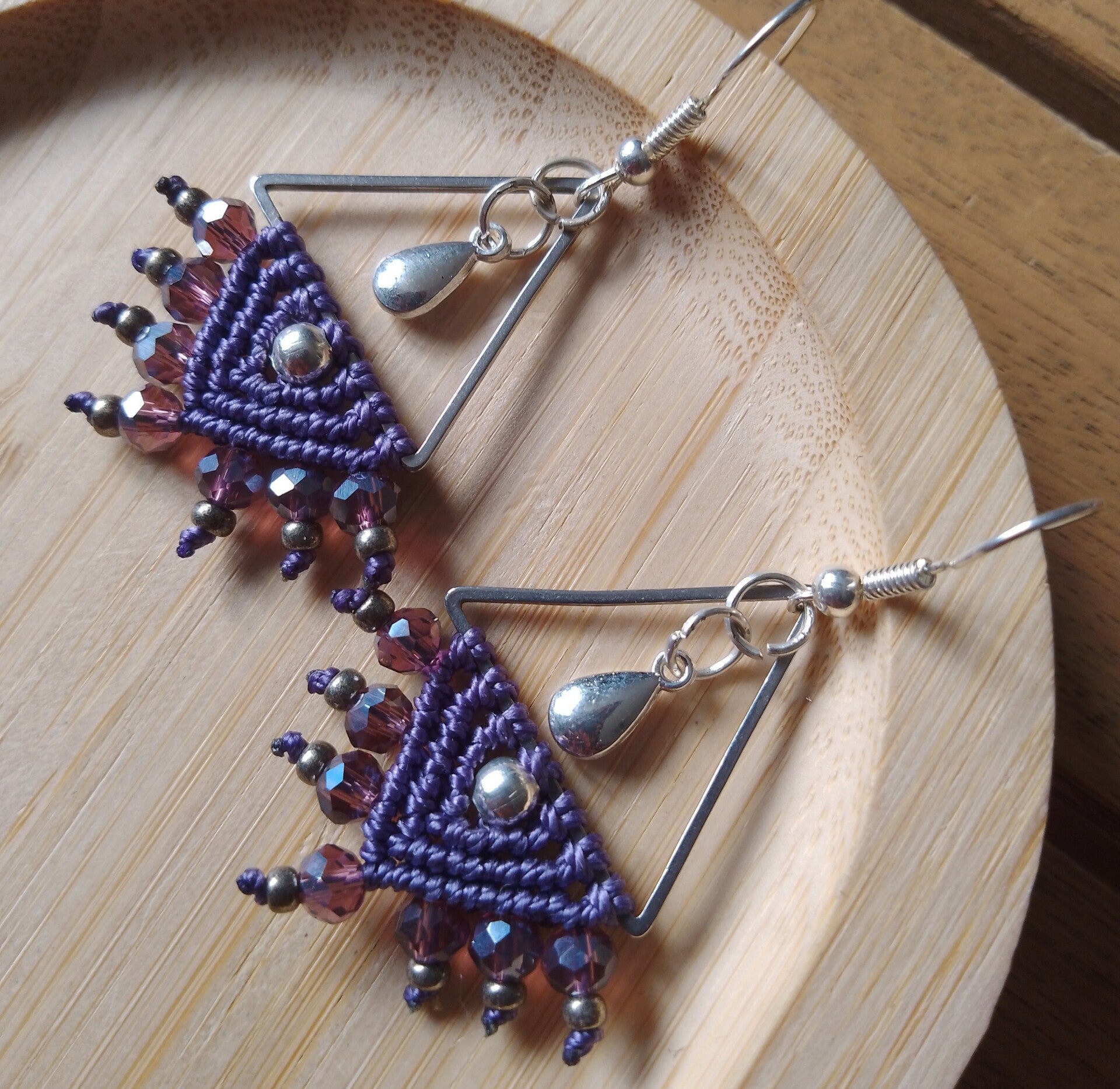 Boucles d'oreilles triangle violettes