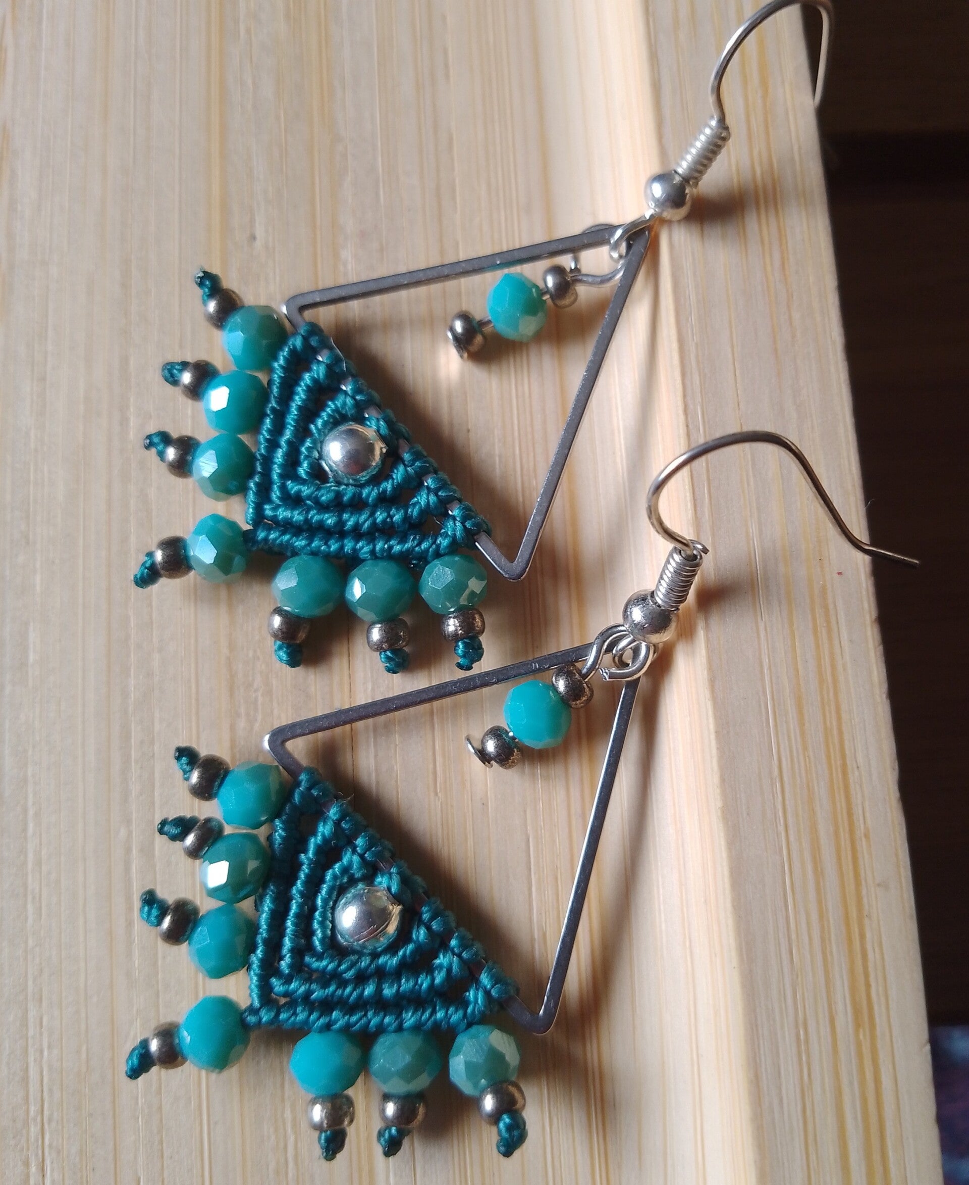 Boucles d'oreilles triangle bleu outremer