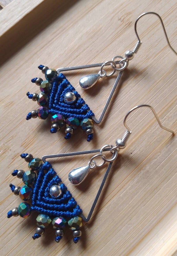 Boucles d'oreilles triangle bleu indigo