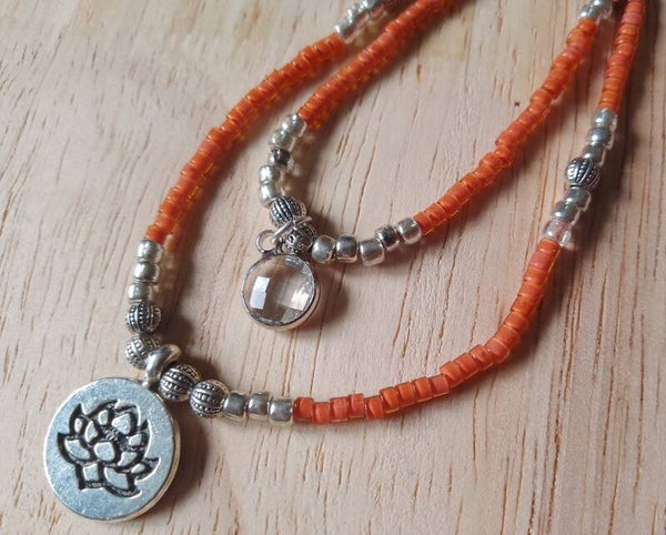 Collier de perles fleur de lotus terra cotta
