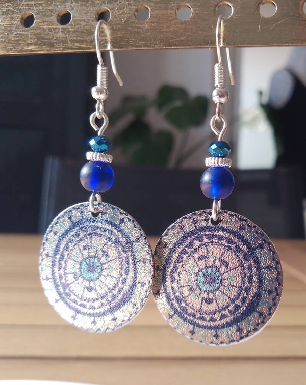 Boucles d'oreilles rondes bleu nuit et argenté