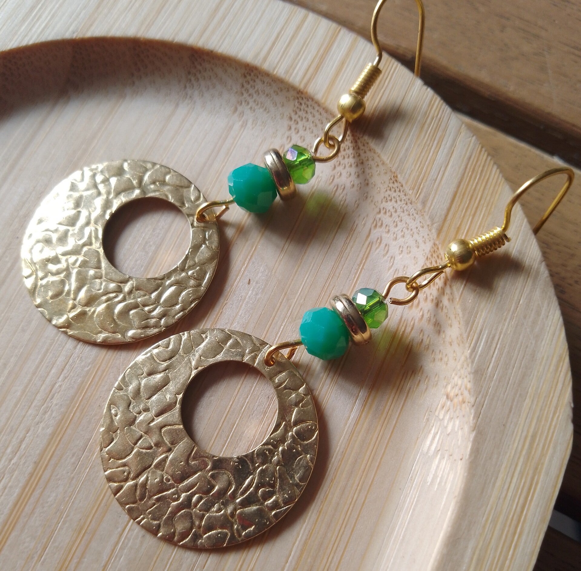 Boucles d'oreilles créoles vert et doré