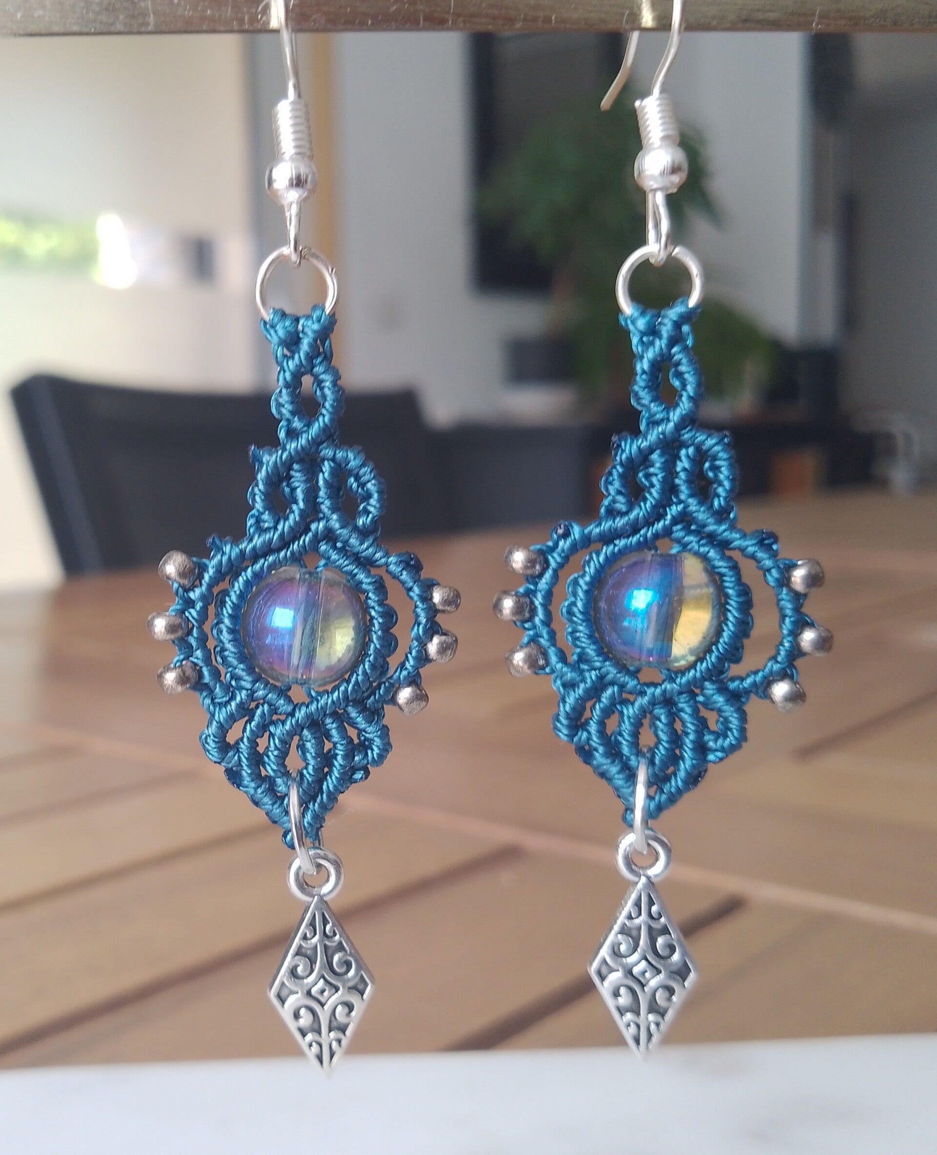 Boucles d'oreilles bleu pétrole et argenté