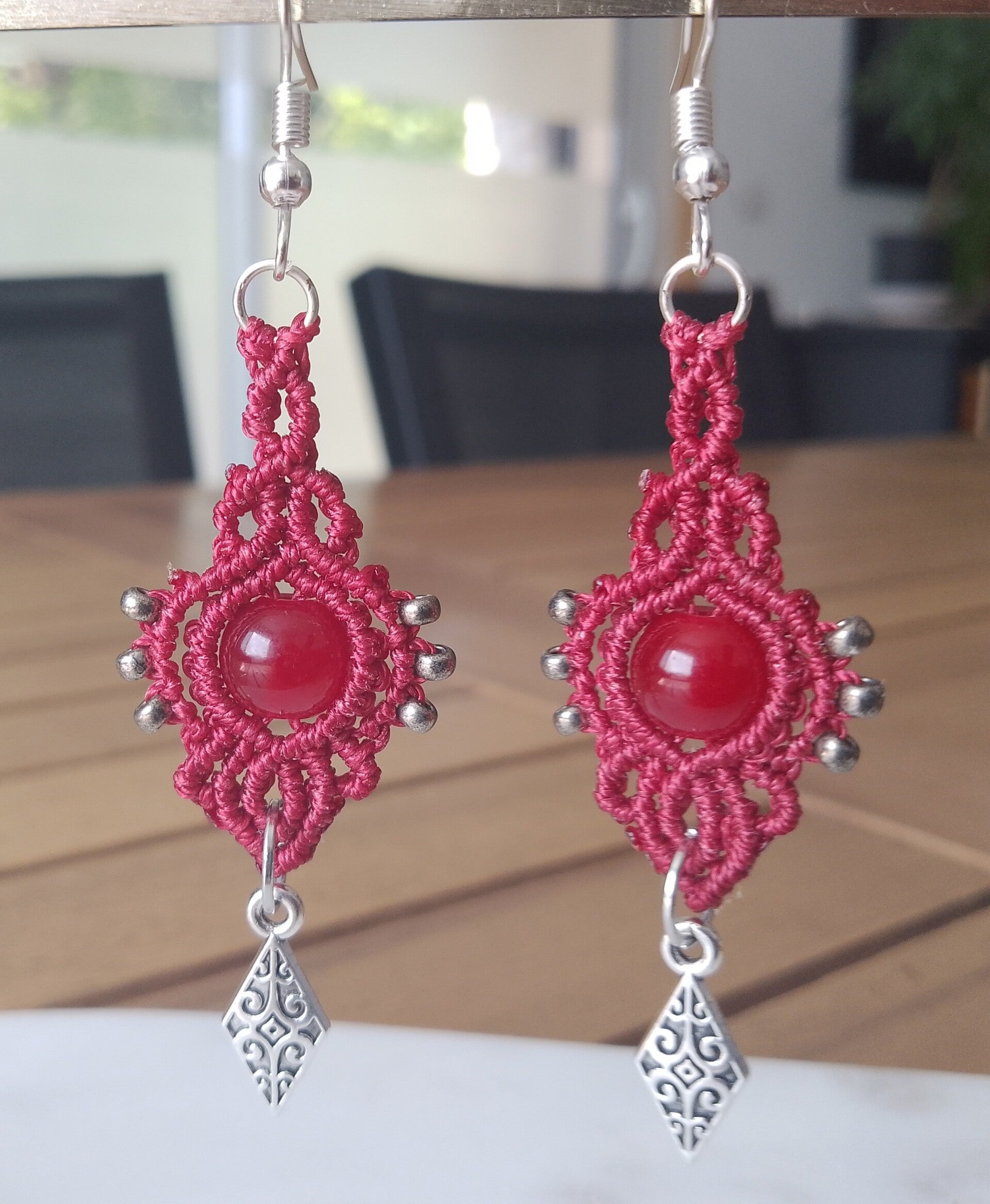 Boucles d'oreilles rouge et argenté