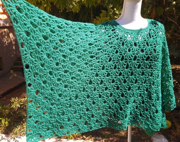 Poncho dentelle vert sapin