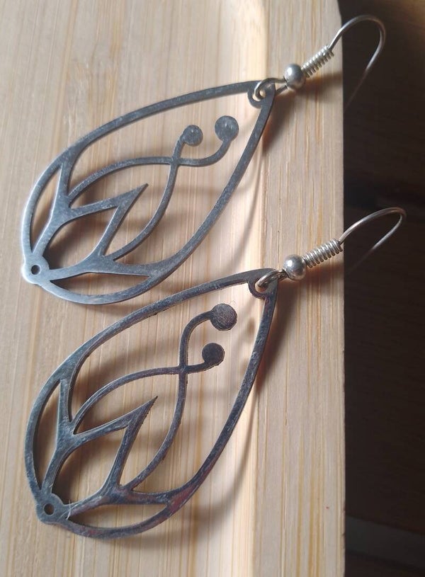 Grandes boucles d'oreilles gouttes argentées