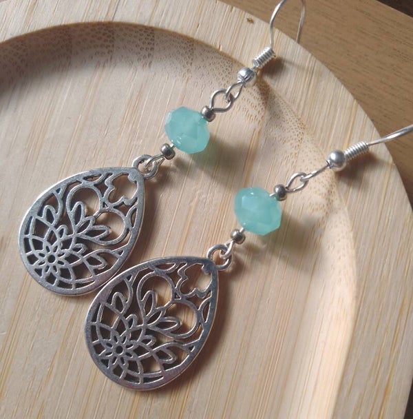 Boucles d'oreilles ethniques argenté et bleu lagon