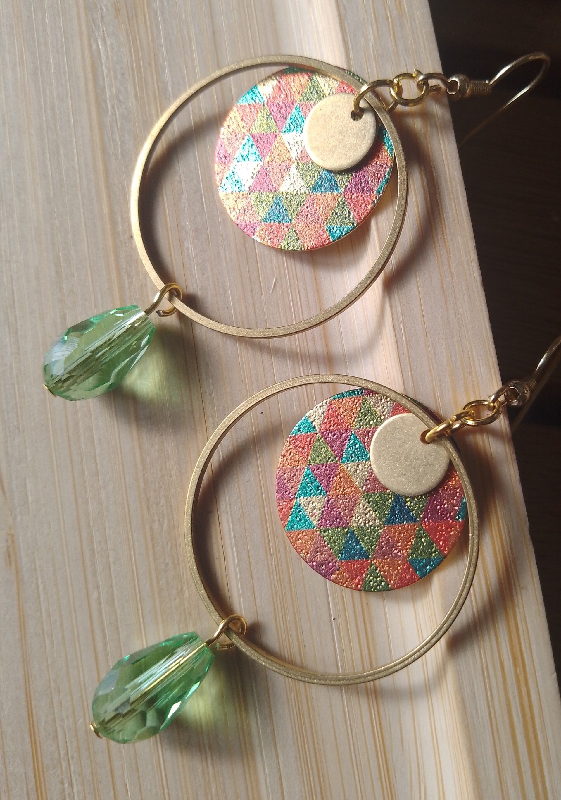 Boucles d'oreilles multicolore paillettées