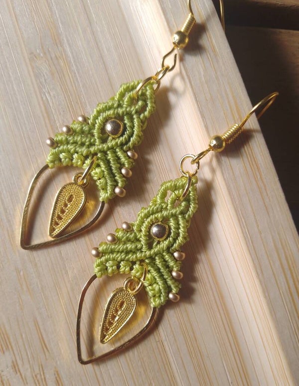 Boucles d'oreilles style indien vert anis