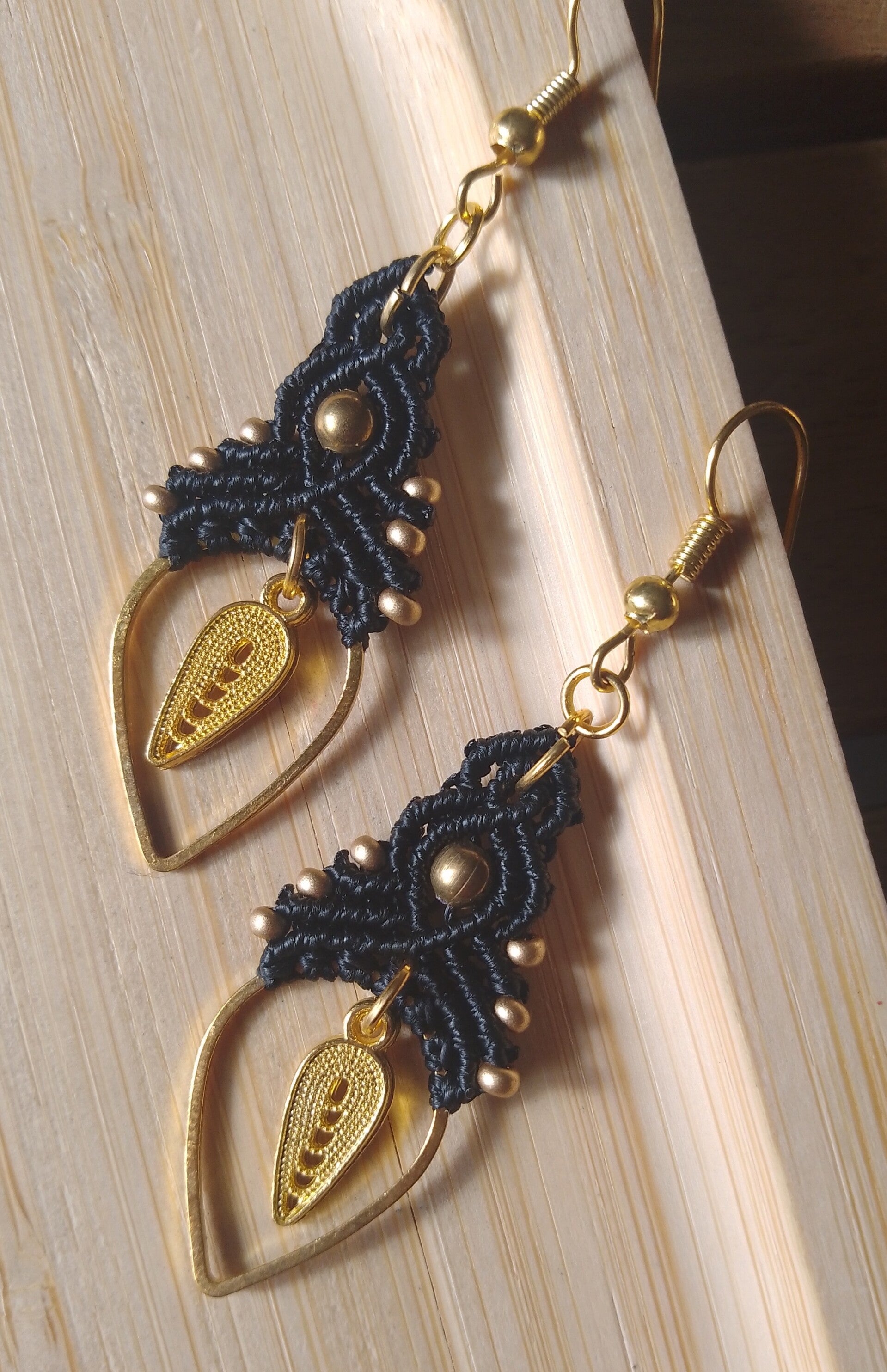 Boucles d'oreilles style indien noires