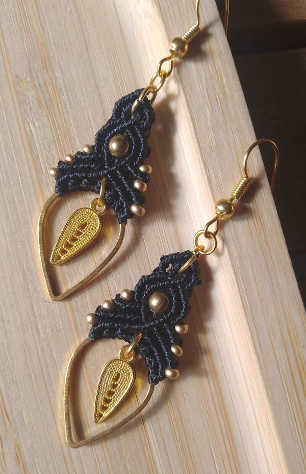 Boucles d'oreilles style indien noires