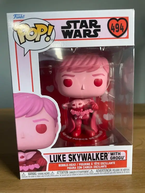 Funko Pop Luke Slywalker With Grogu