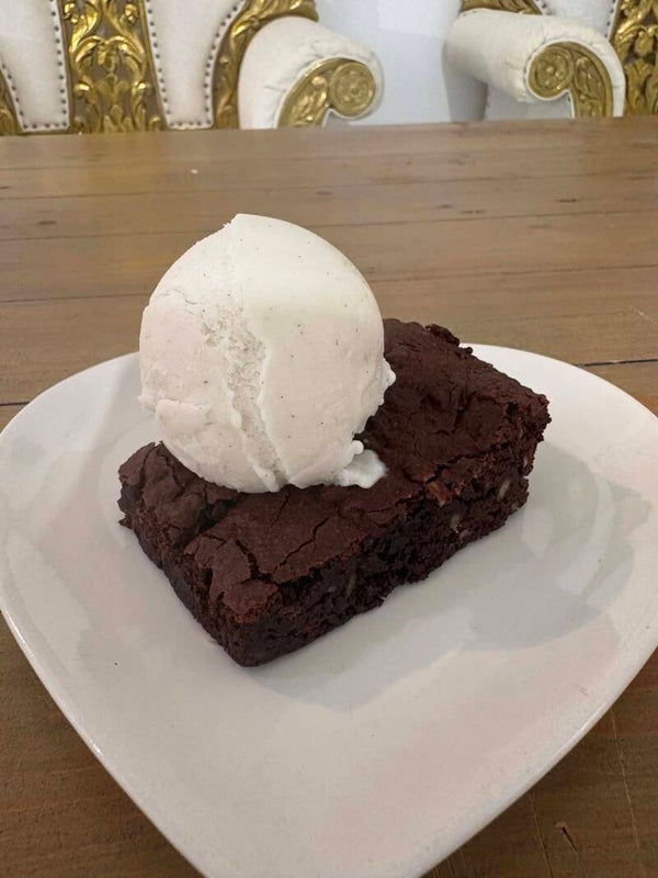 Cherry & Toasted Pecans Brownies