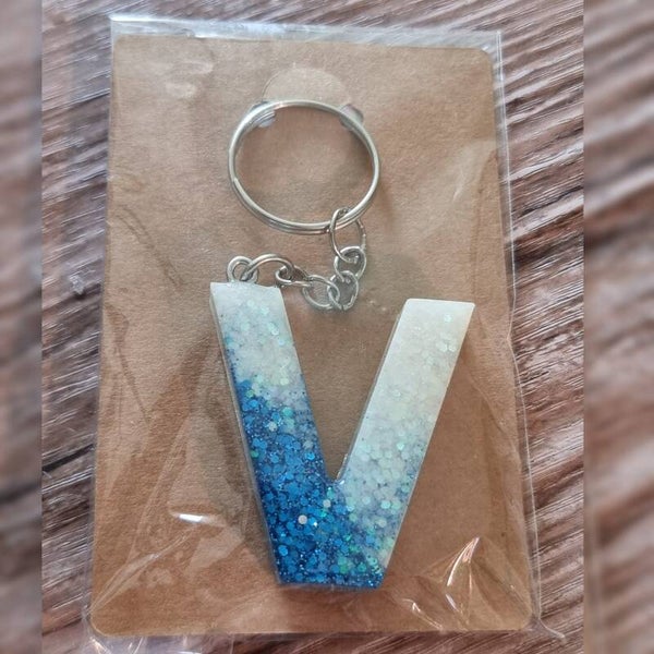 Sleutelhanger letter V, naam toevoegen mogelijk