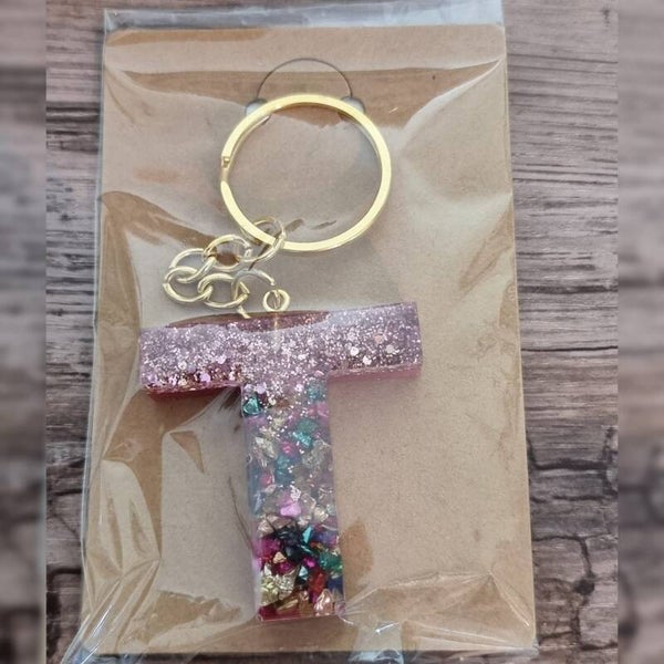 Sleutelhanger letter T, naam toevoegen mogelijk