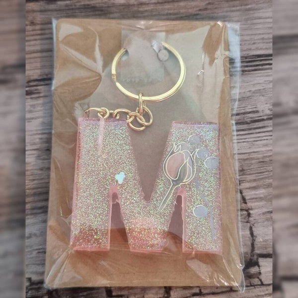 Sleutelhanger letter M, naam toevoegen mogelijk