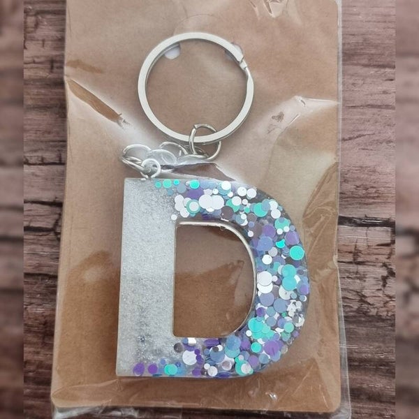 Sleutelhanger letter D, naam toevoegen mogelijk