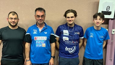 Photo de l'équipe n°8 avec les 4 joueurs
