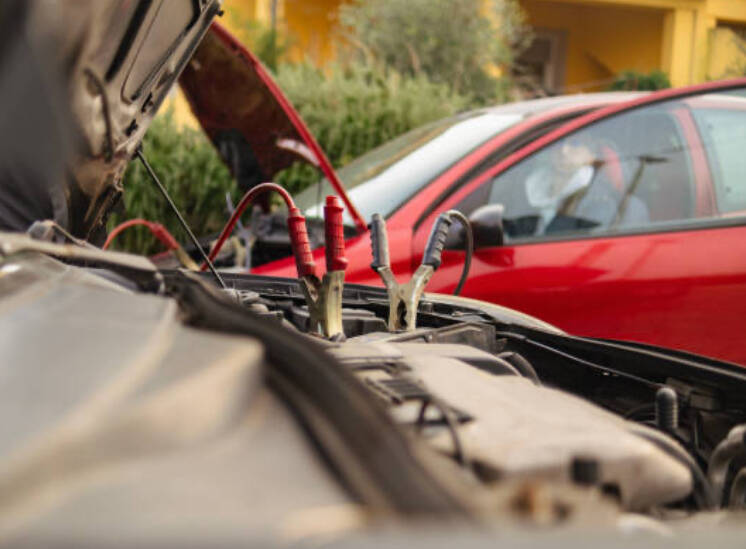  Van Battery Jump Start Service | 12V & 24V | SaviourCar.co.uk