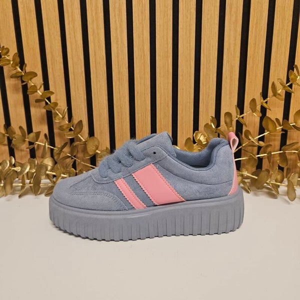 Nova Suède Platform Sneaker