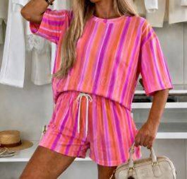 Sunset Stripe Lounge Set roze