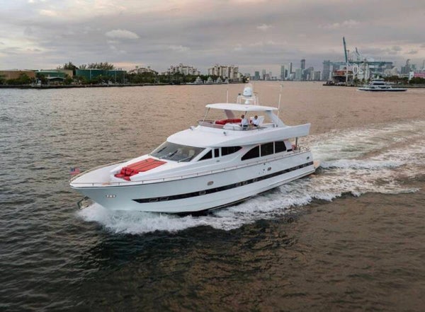 Horizon 90ft Fly Bridge