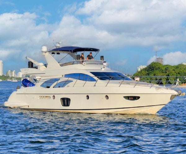 Azimut 70ft Fly Bridge