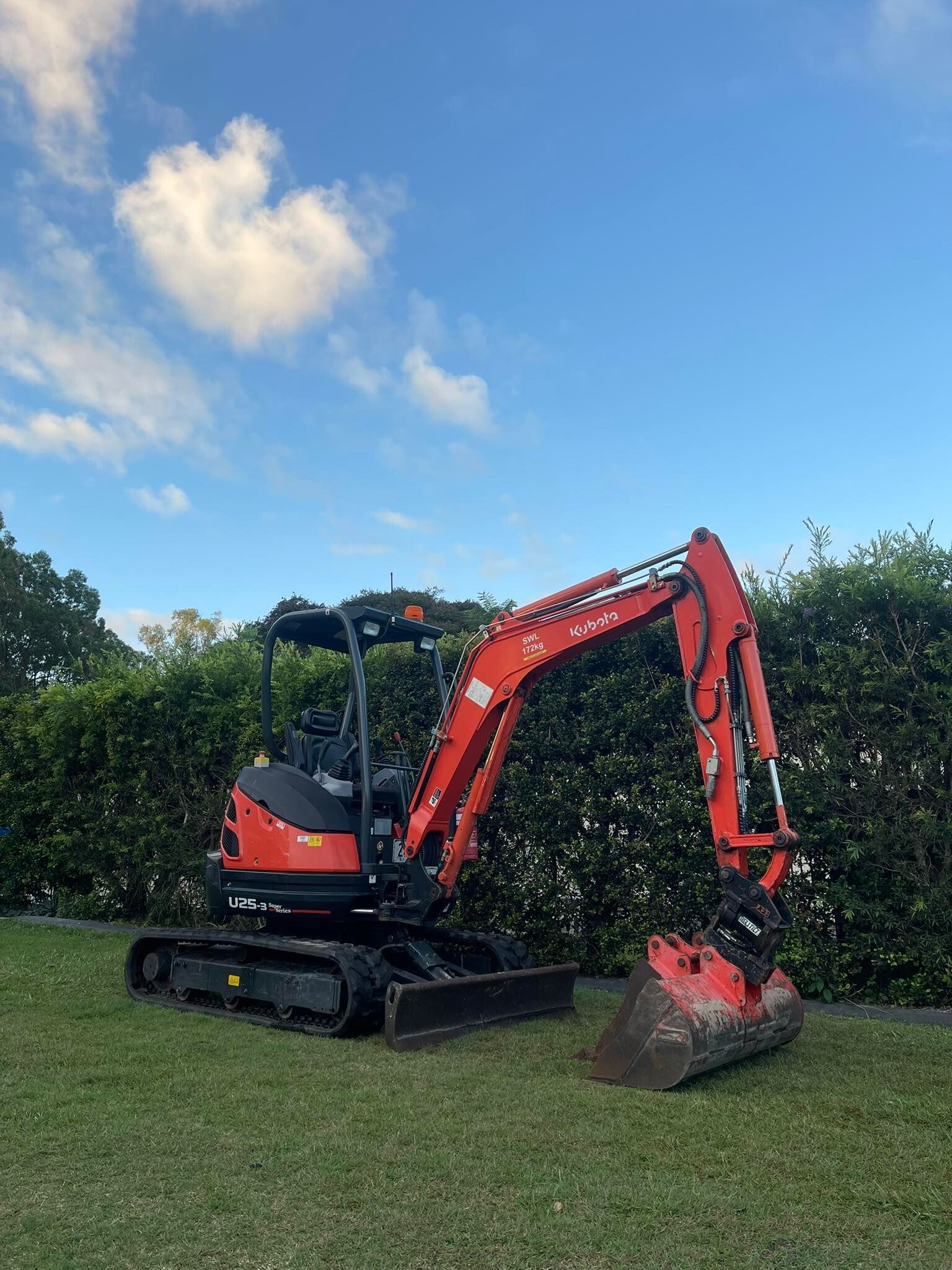 2.5T Kubota excavator hire with tilt quick hitch dry hire 
