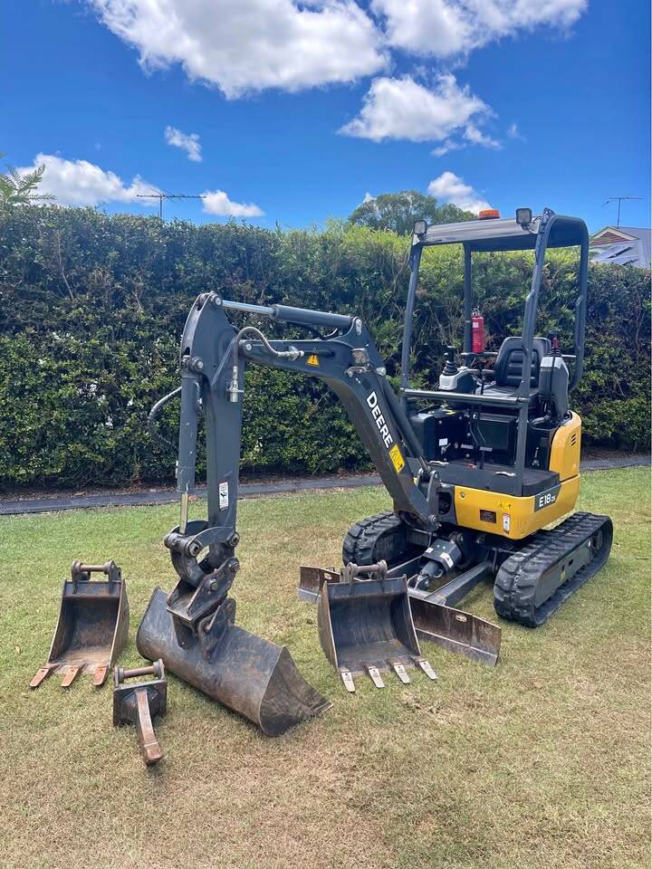 1.8T John Deere excavator with auger and sleeper grab for dry hire in elimbah