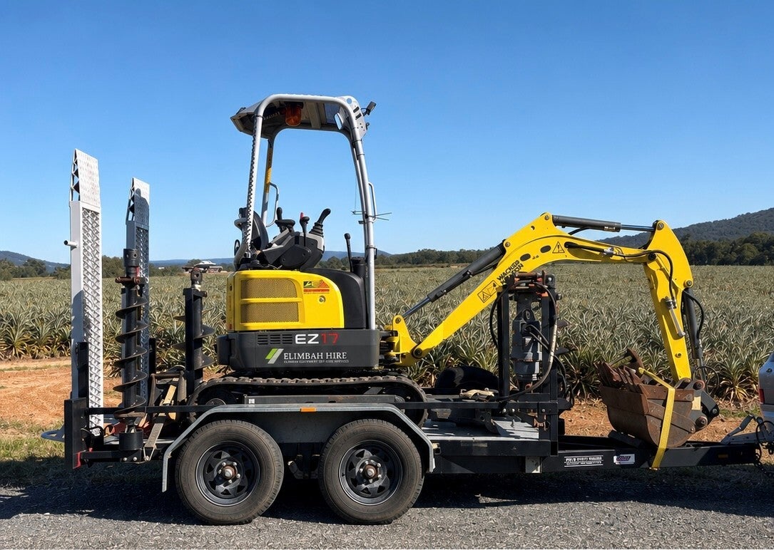 1.7 Tonne excavator  hire dry hire in elimbah caboolture plant hire equipment hire moreton bay digger hire