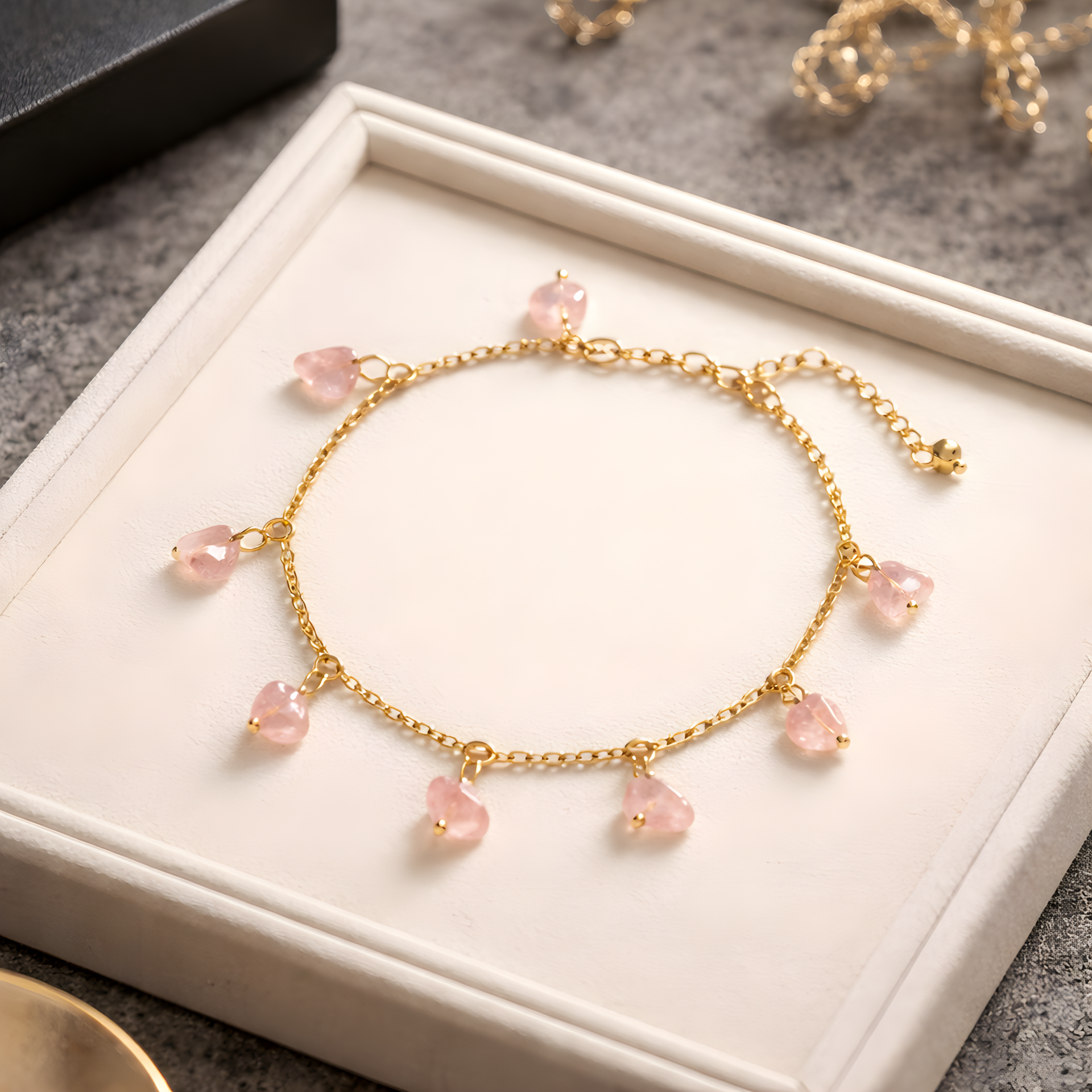 Bracelet de cheville en pierres naturelles.