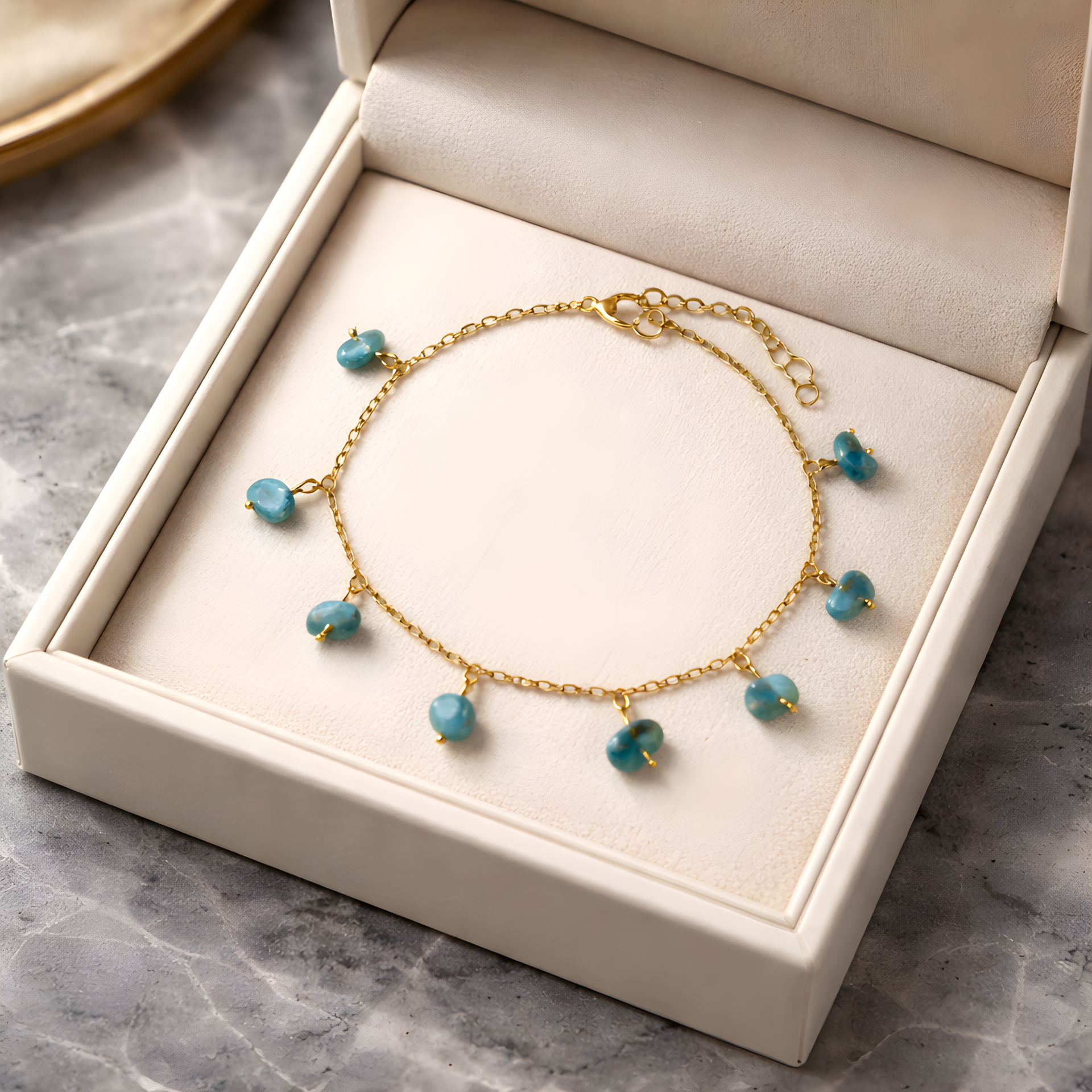 Bracelet de cheville en pierres naturelles.