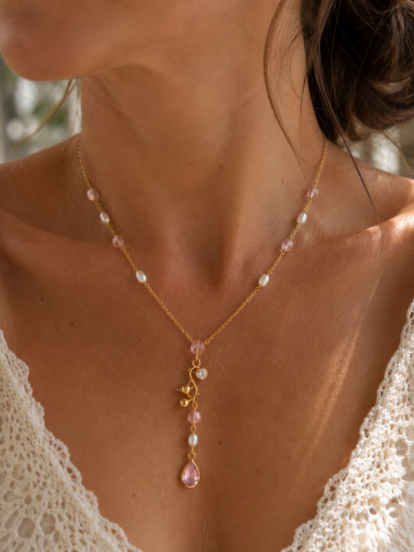 Collier doré fleurs, perles d'eau douce & cristal rose