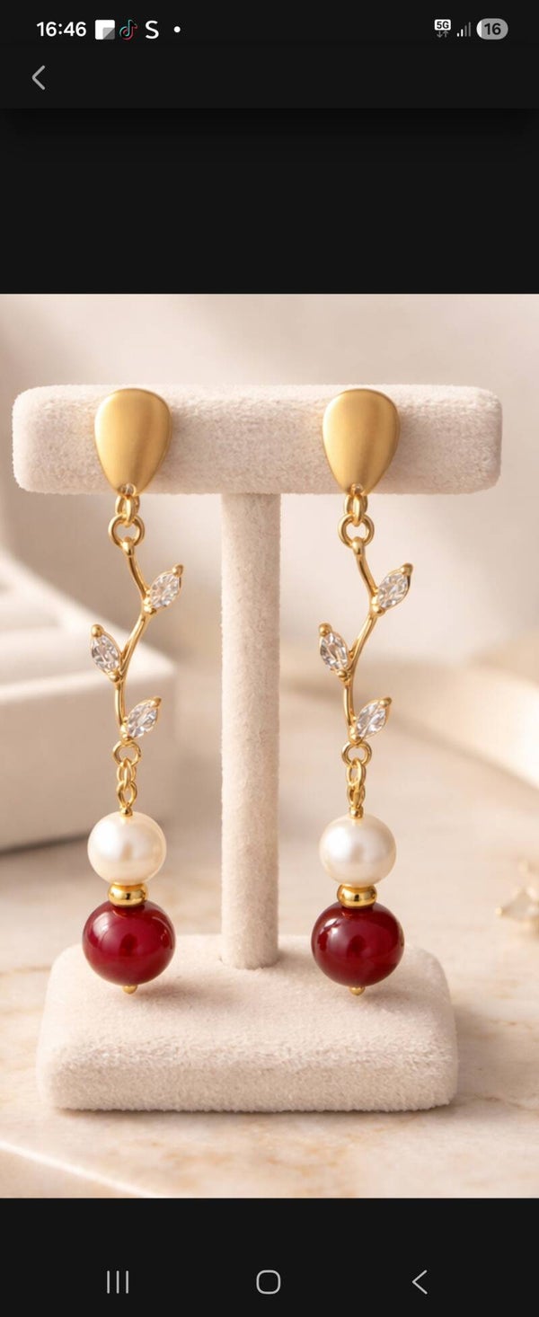 Boucles d’oreilles délicates en pierre naturelle et acier inoxydable doré ✨