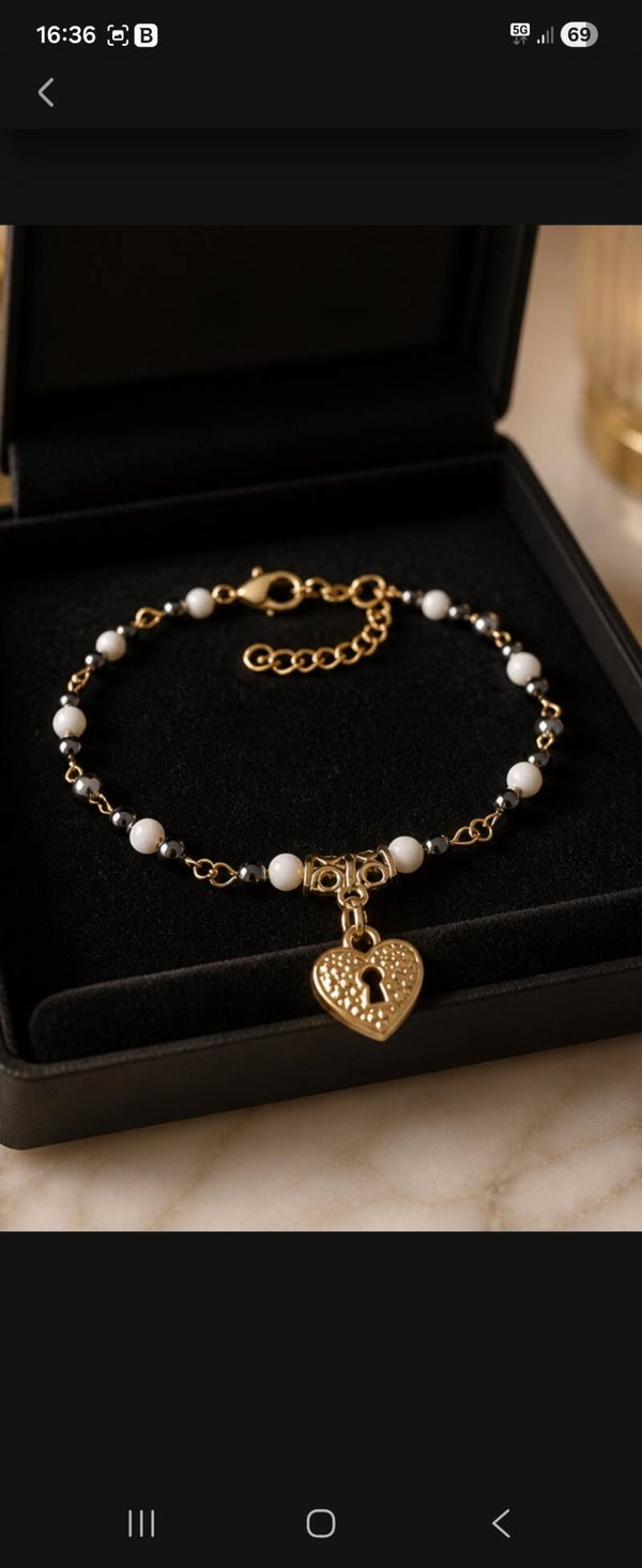 Bracelet de cheville artisanal en perles naturelles 🌸