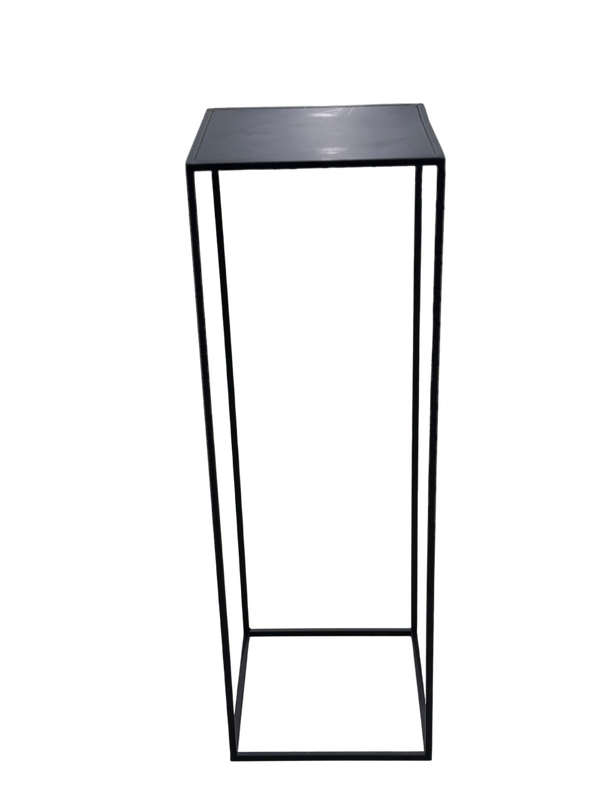 Metalen zuil hoog