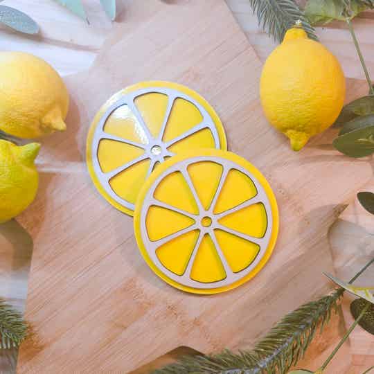 Sous-verre tranche de citron – jaune vif – fait main en bois et papier plastifié