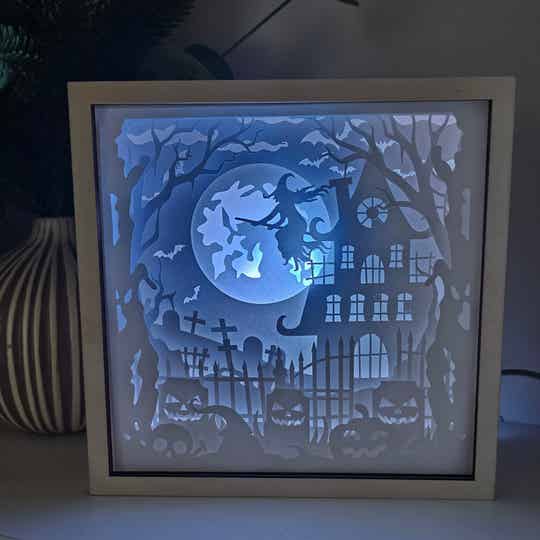 Lightbox Halloween – "La Sorcière & la Lune" 🎃