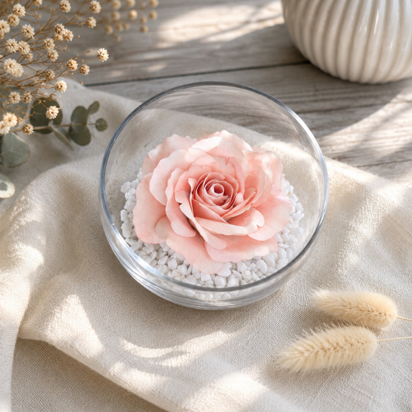 Rose décorative en papier teinté à la main