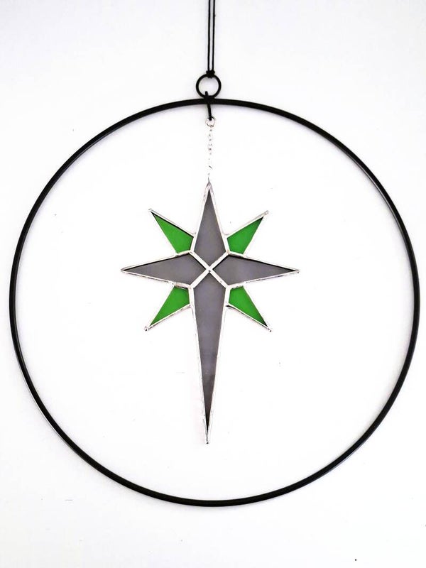 Handgemaakte Tiffany ster-Raamhanger-8 puntig-Groen/Helder-Raamdecoratie-Handgemaakt 18cm.