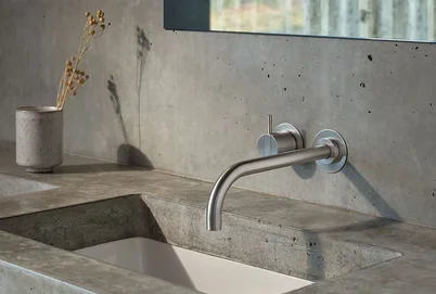Inbouwkraan Vola-stijl in moderne badkamer